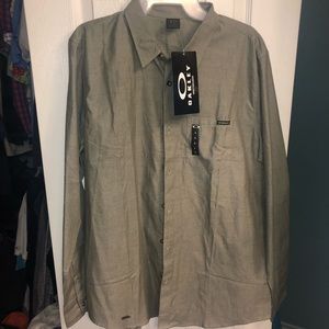 New with tags men collared button down